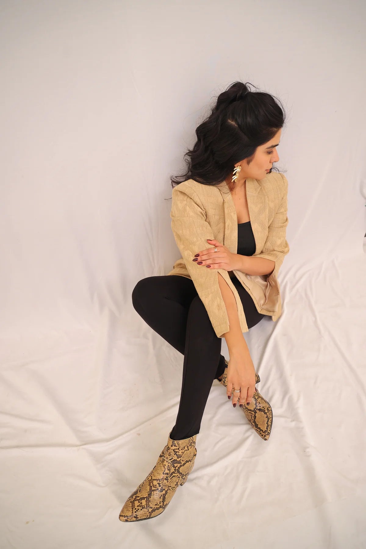 Golden Dusk – Slit Sleeve Statement Blazer